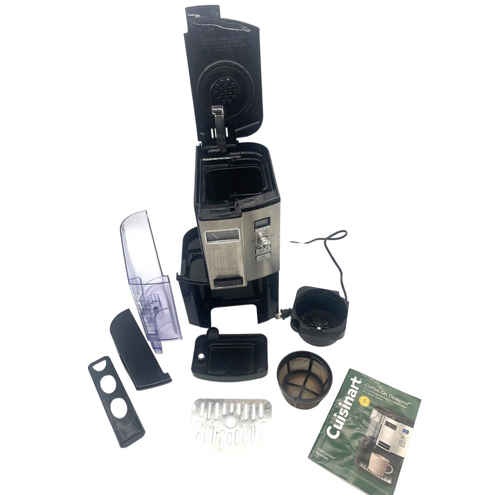Cuisinart DCC-3000 Coffee Maker 12 Cup Silver Black Programmable Carafe-Free